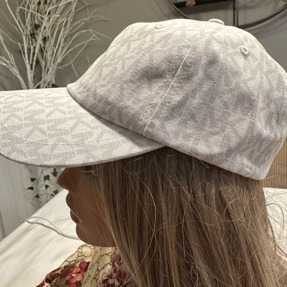MICHAEL KORS SIGNATURE LOGO BASEBALL CAP NWT main image 5